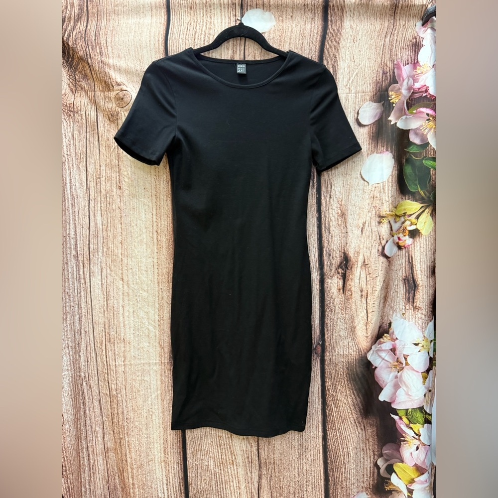 Elegant Black Dress